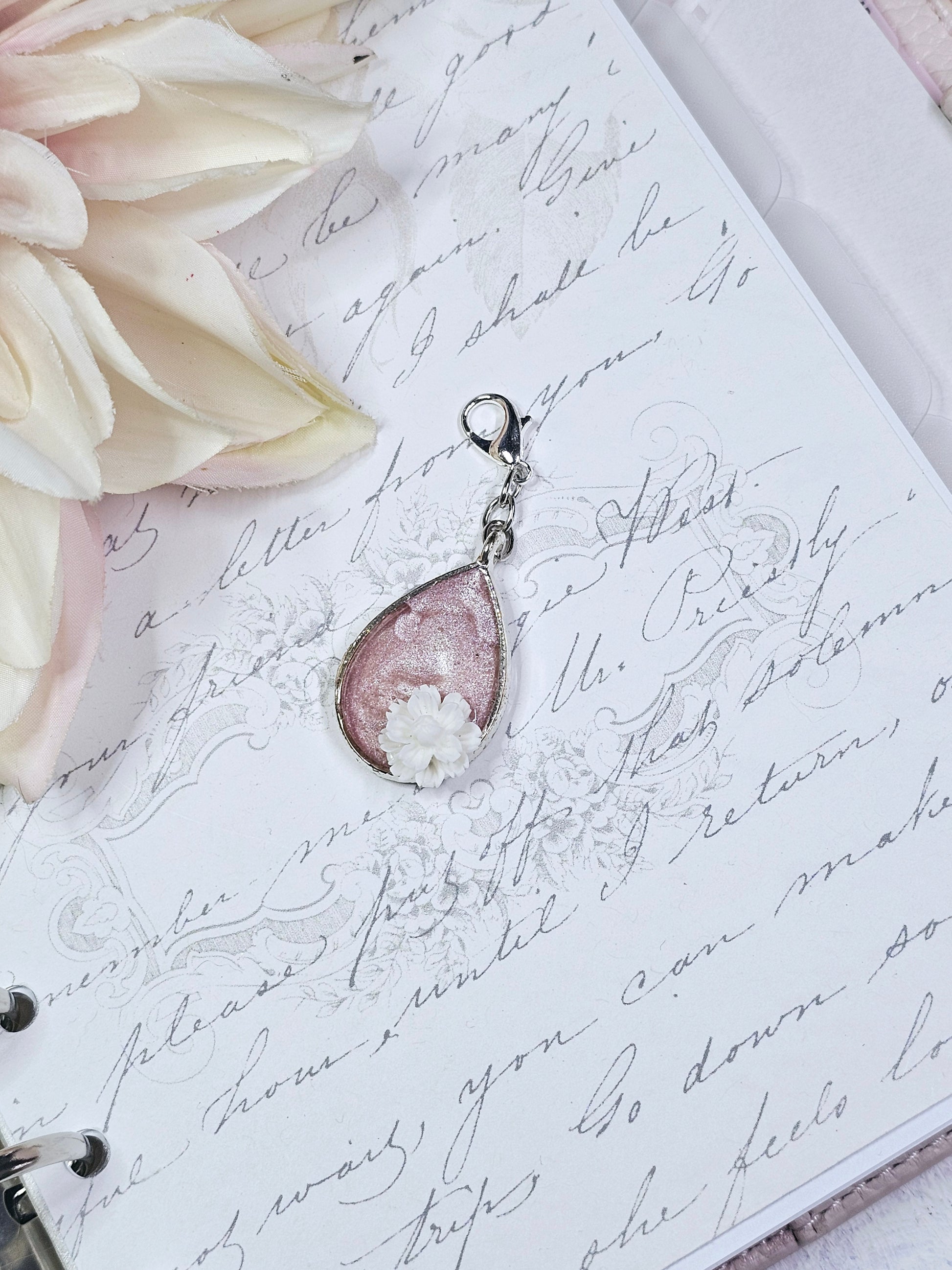 Classic Charm - Rustic Teardrop Floral
