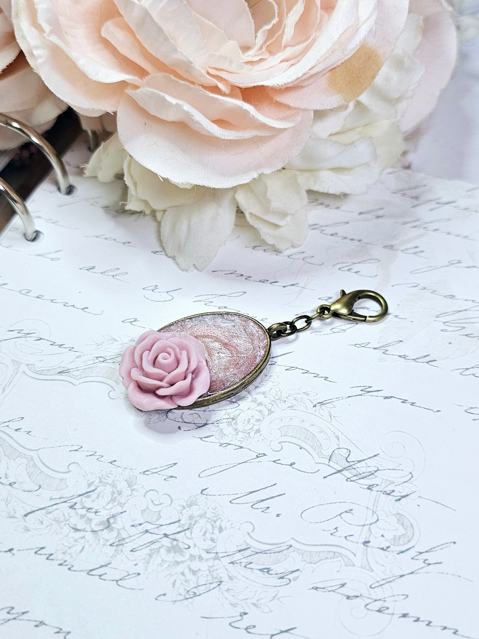 Classic Charm - Rose