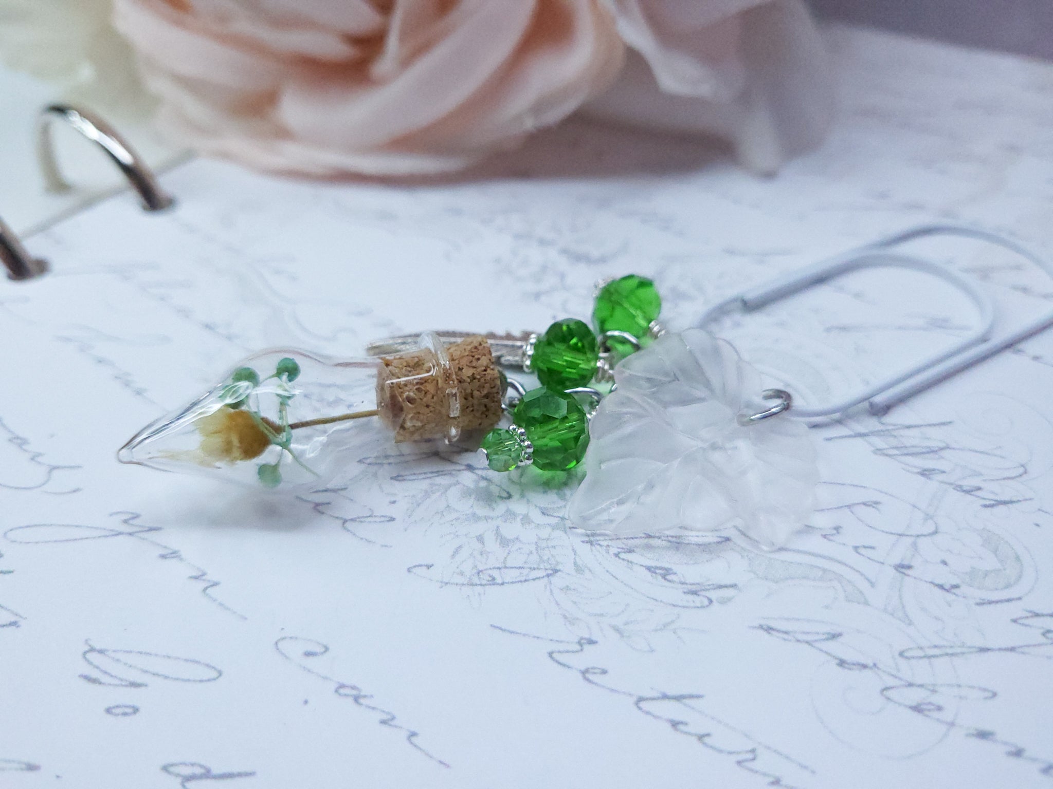 BlingMark - Vintage Floral Vial (Green)