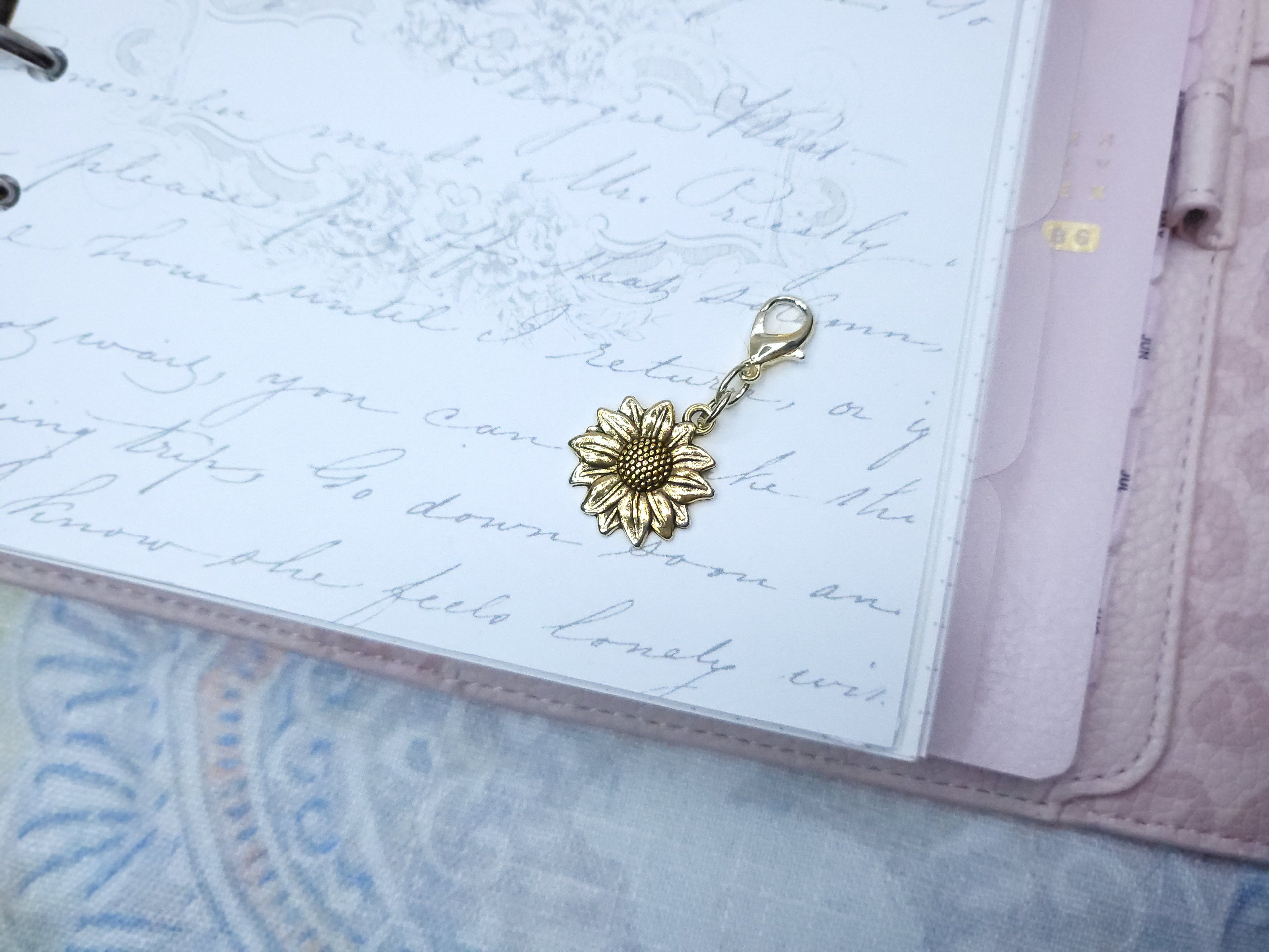 Classic Charm - Sunflower