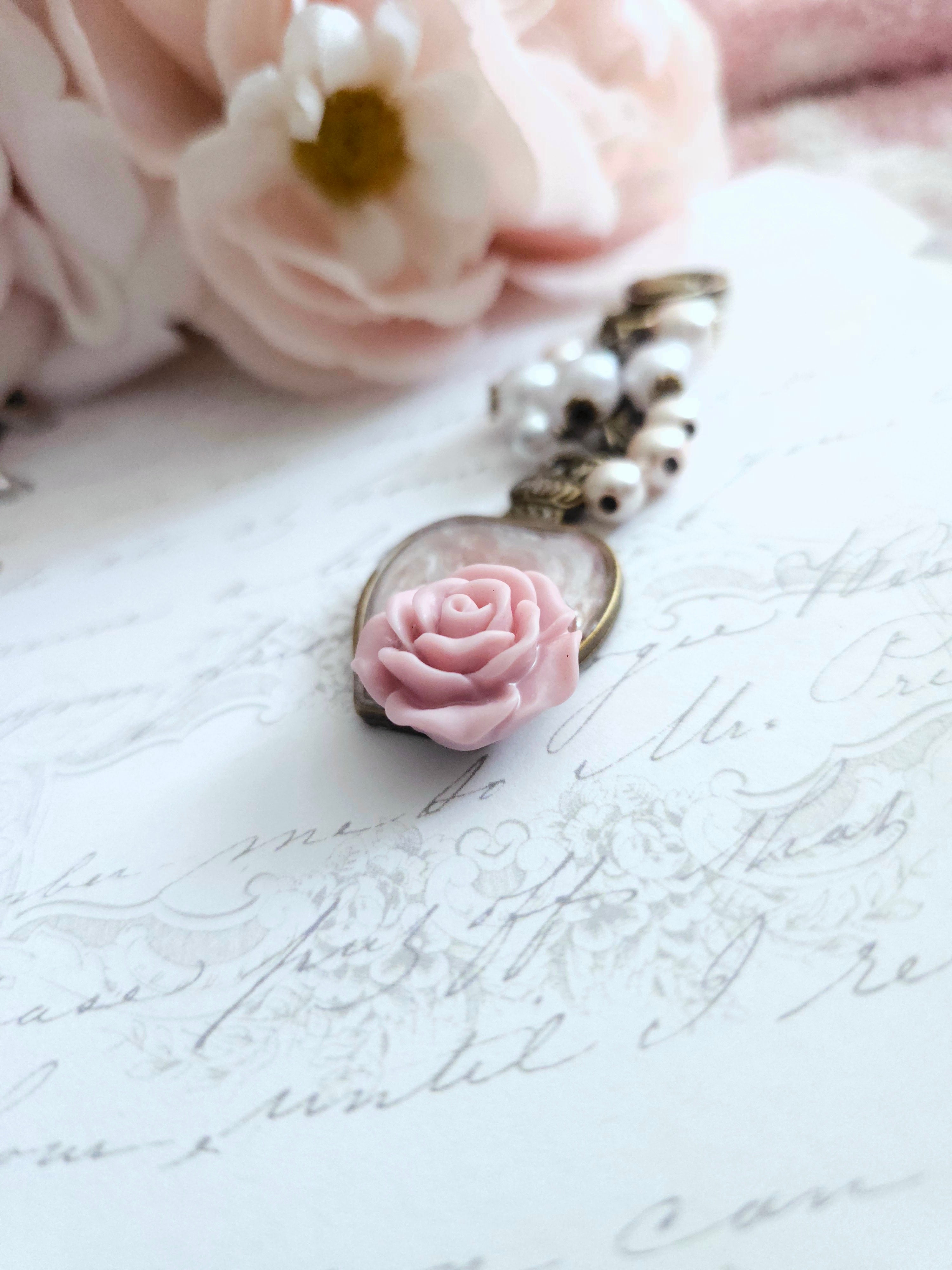 Statement Dangle - Vase