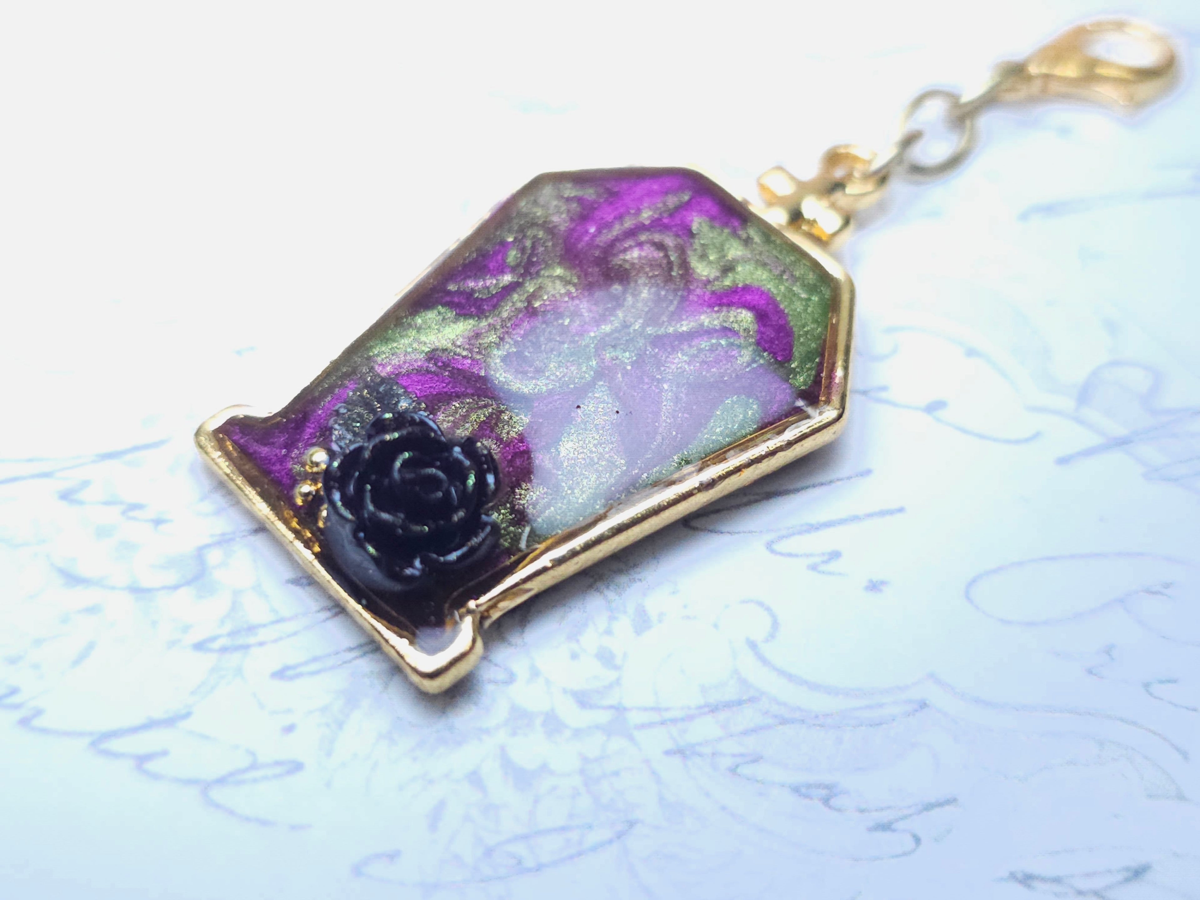 Seasonal Classic Charm - Floral Coffin (Goblin's Blood)