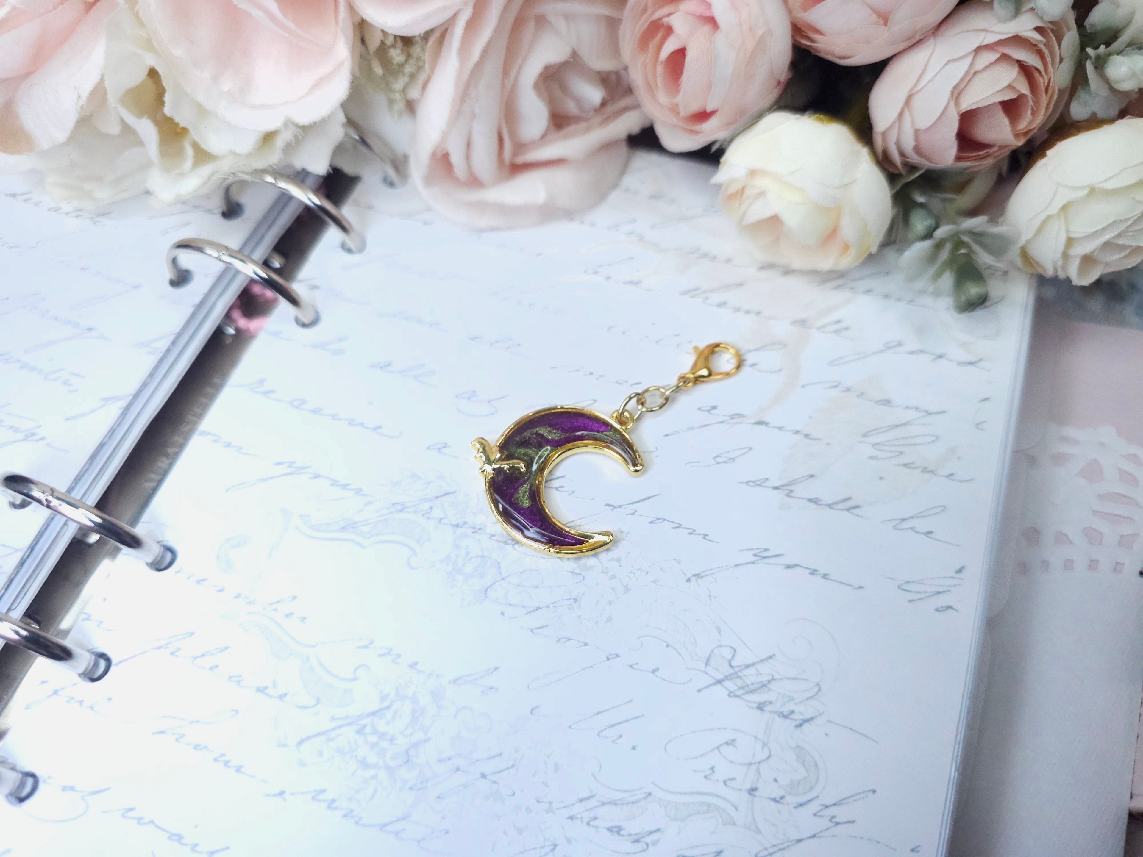 Seasonal Classic Charm - Bat Moon (Goblin's Blood)