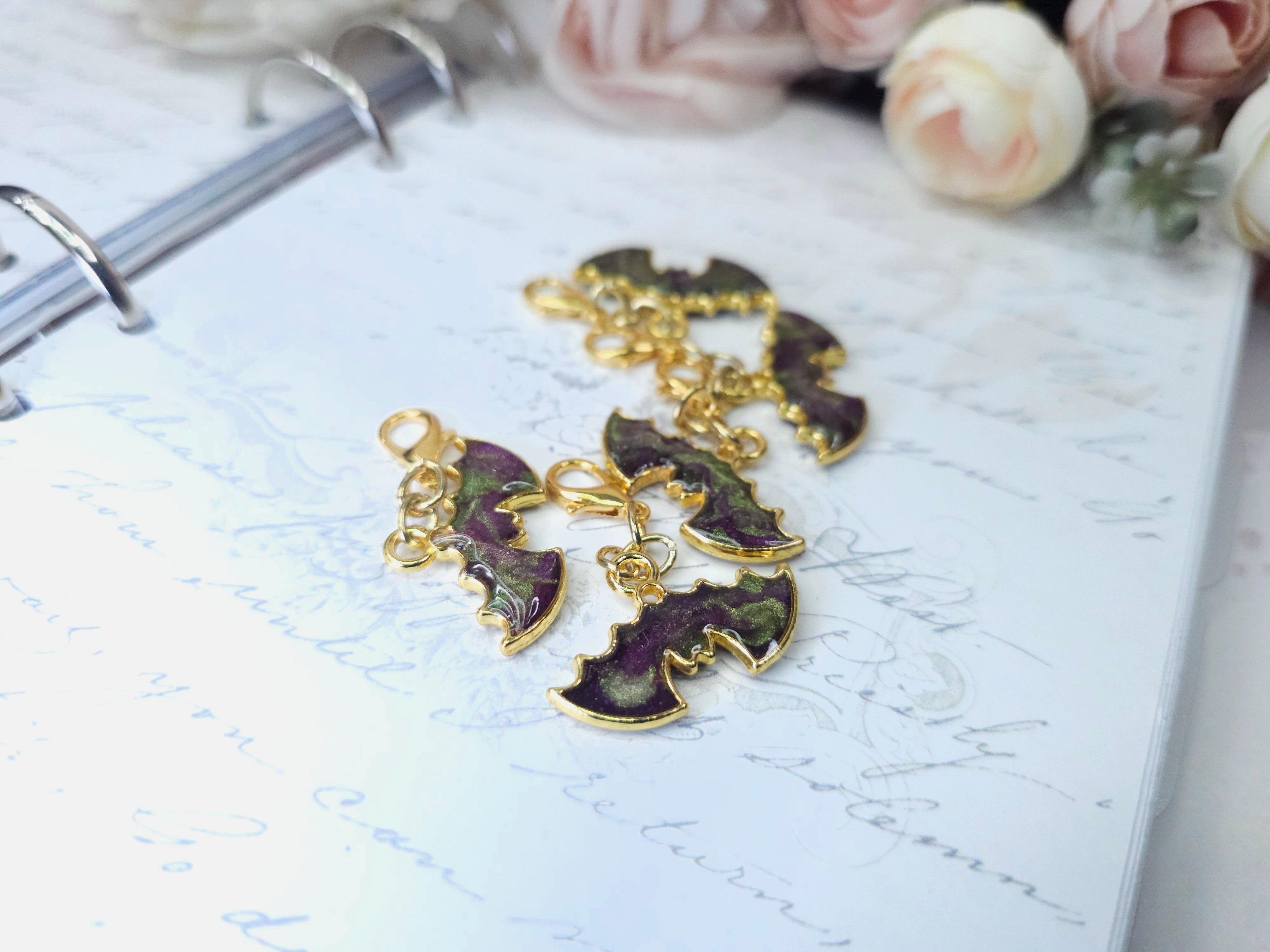 Seasonal Classic Charm - Bat (Goblin's Blood)