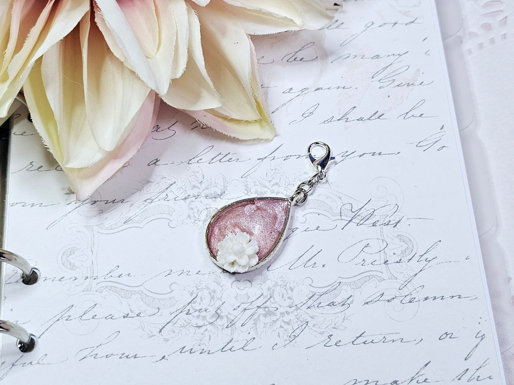 Classic Charm - Rustic Teardrop Floral