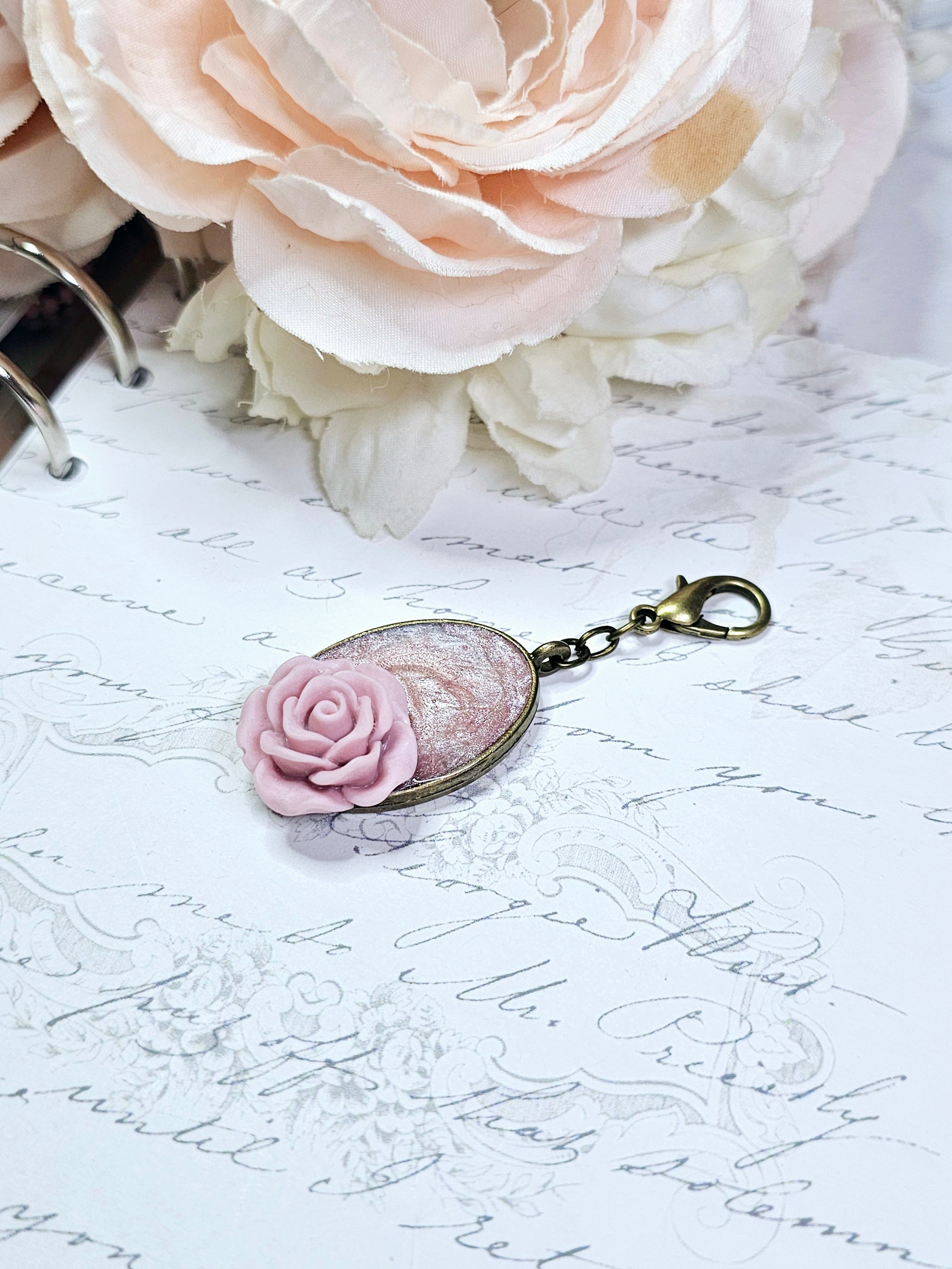 Classic Charm - Rose