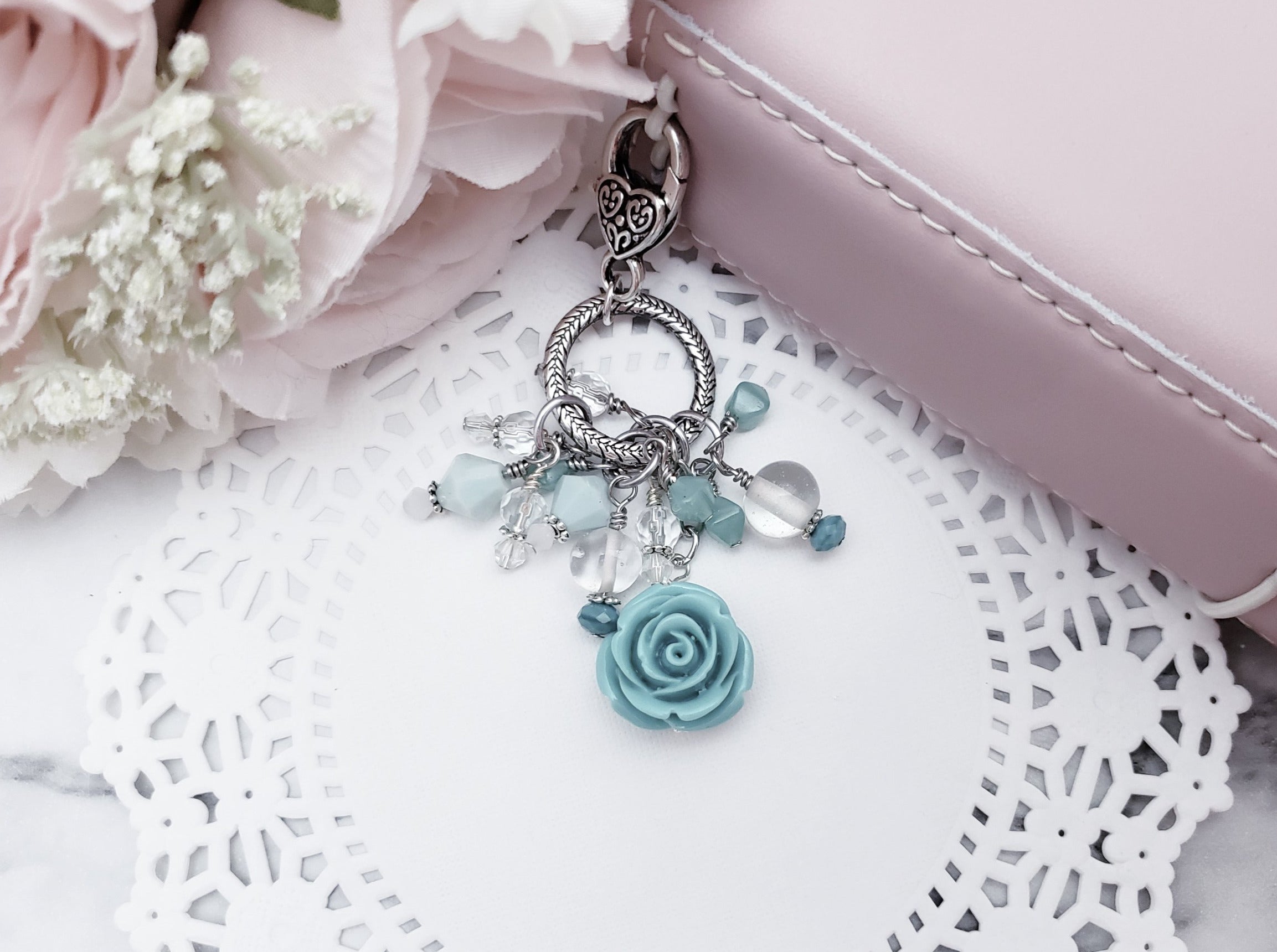Chunky Dangle - Mint Rose