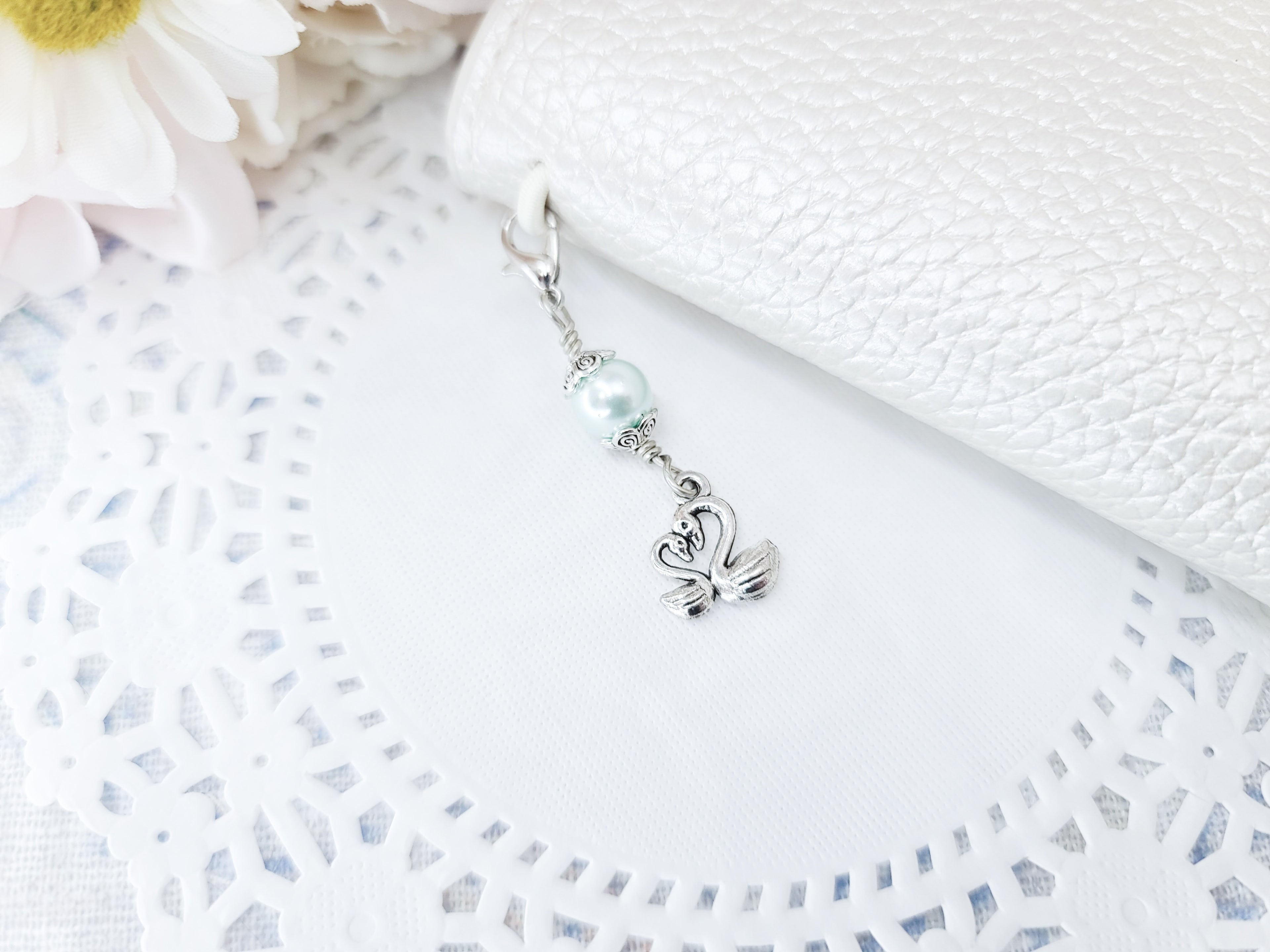 Classic Charm - Swan