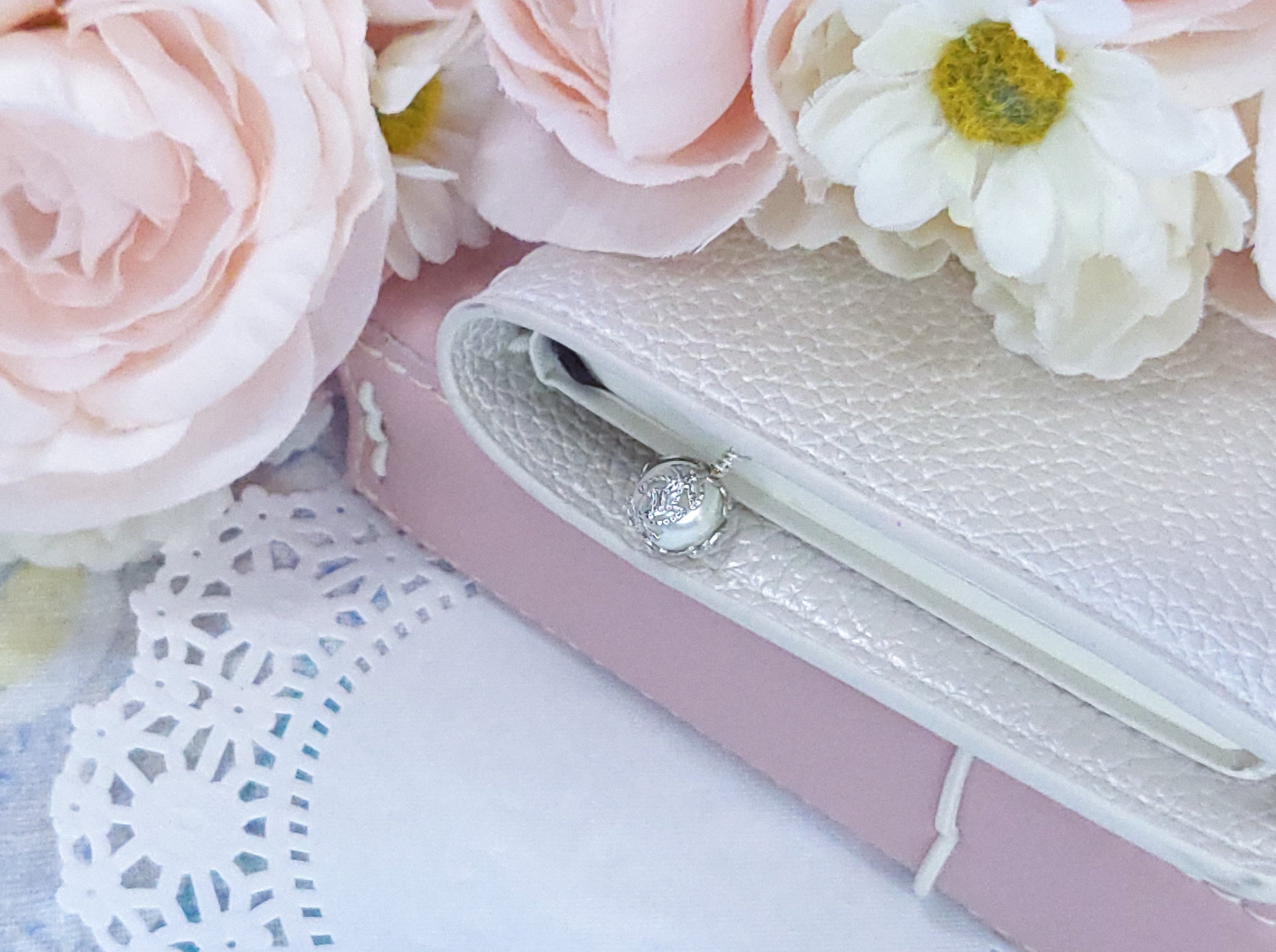 Charmed Paperclip - Pearl