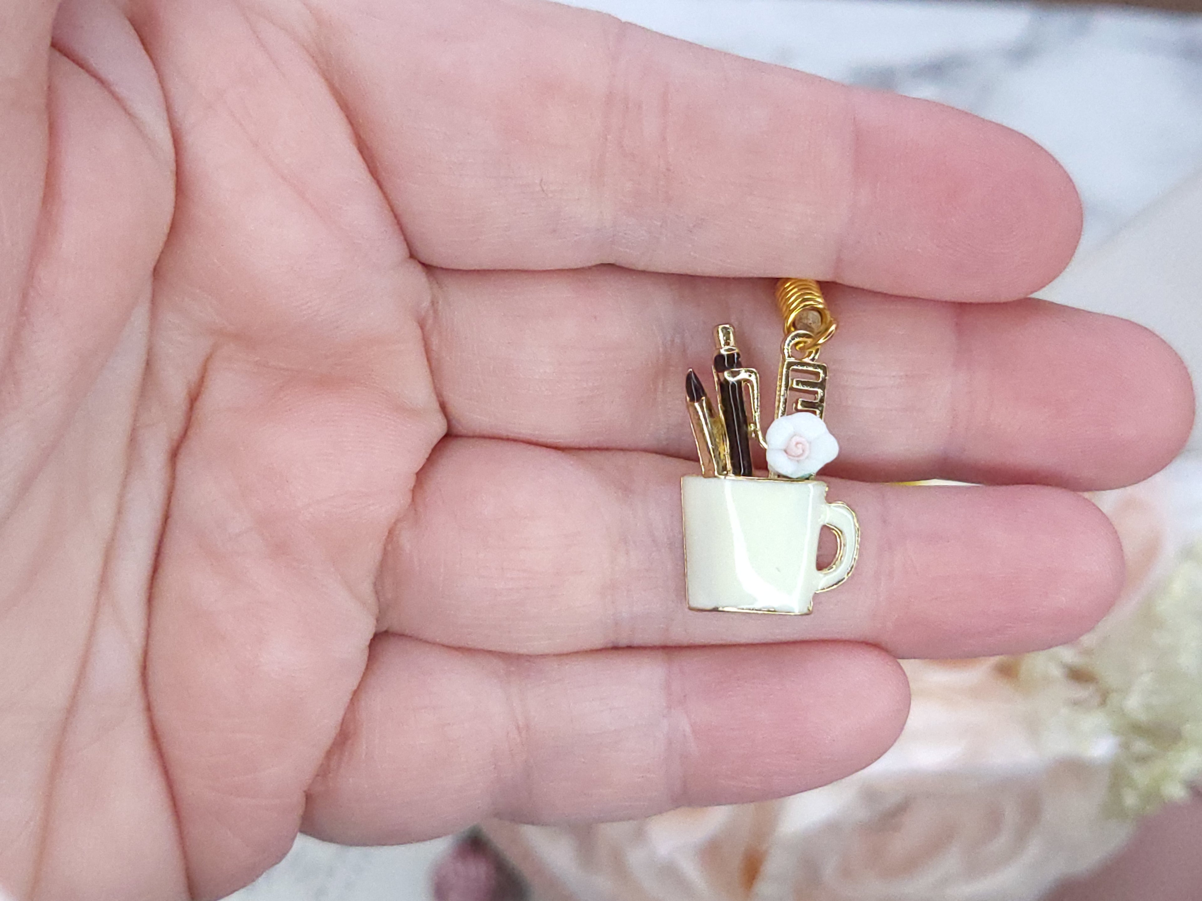 Bookmark - Pencil Cup