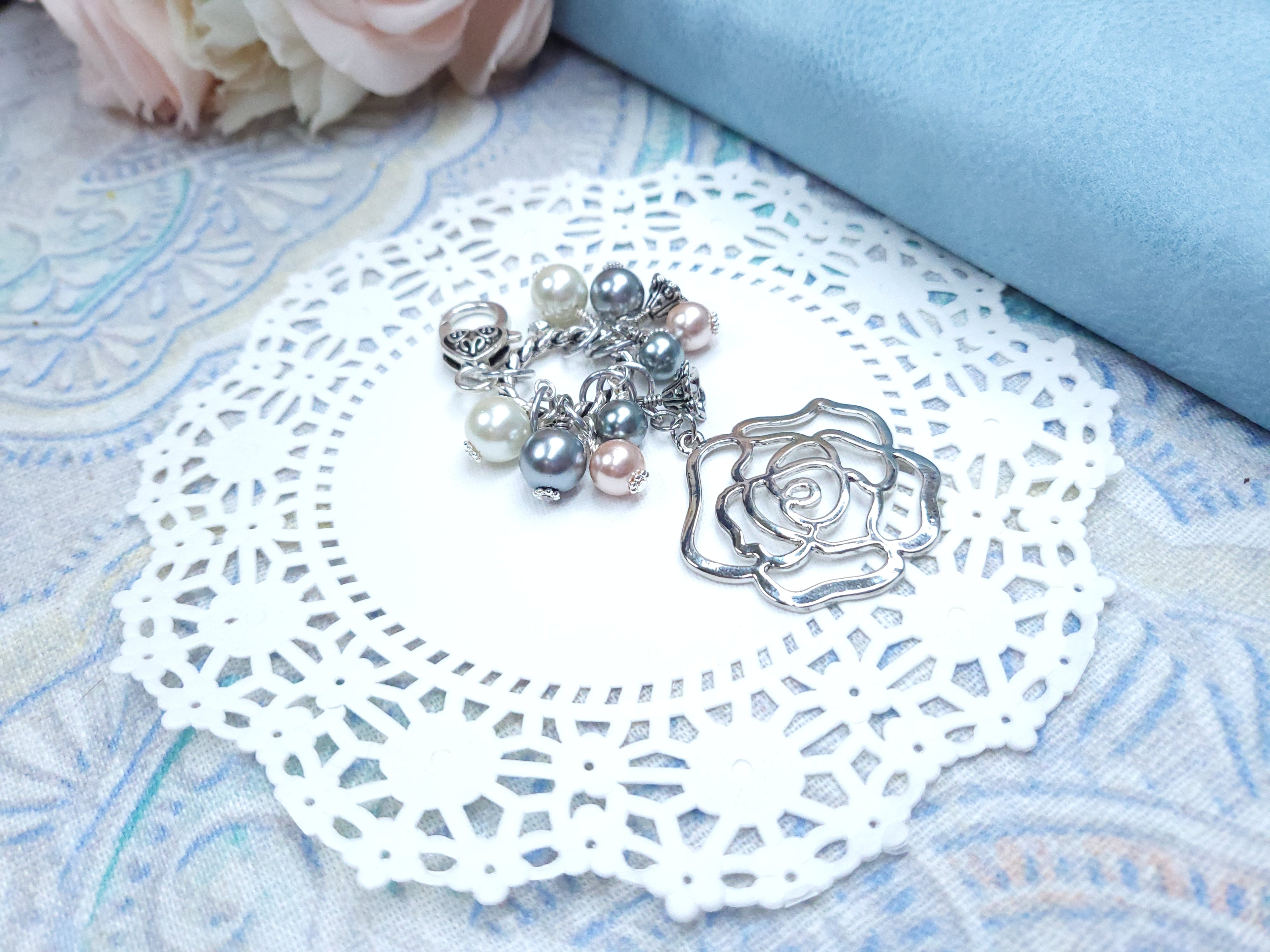Chunky Dangle - Vintage Rose