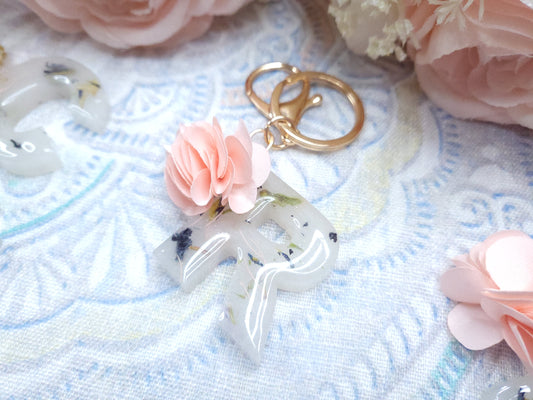 Vintage Floral Initial Keychain (Ivory Pearl)