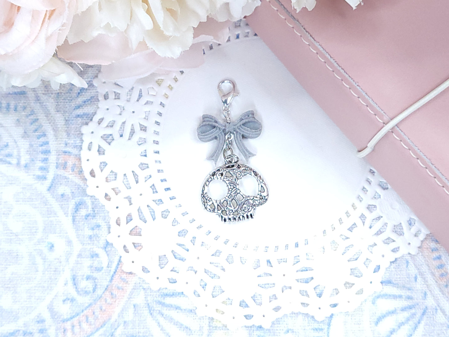 Statement Dangle - Patterned Skull with Gray Bow