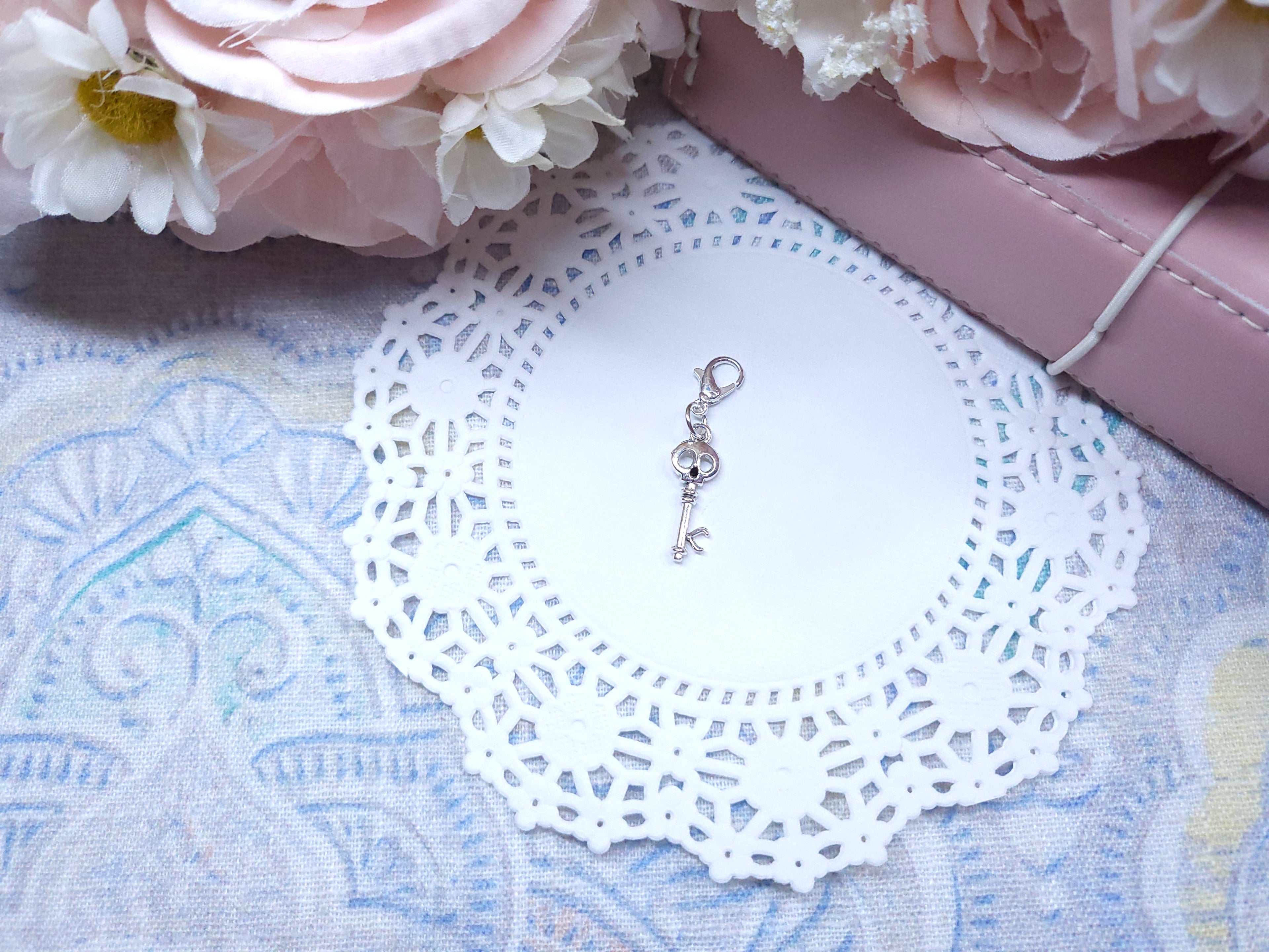 Classic Charm - Skull Key